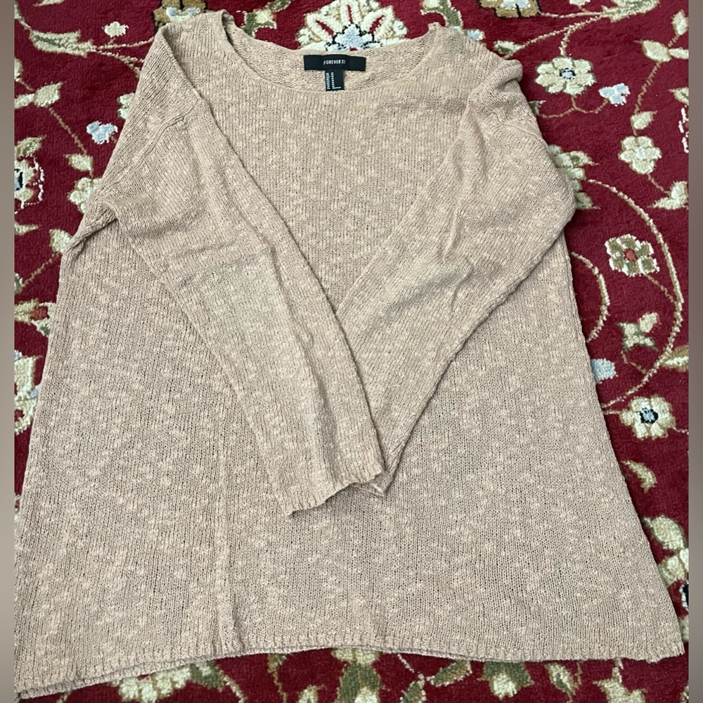 Forever 21 Size M Light Casual Sweater Top